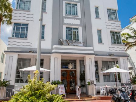 Whitelaw Hotel Street View