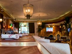 Maxine's Inside Restaurant View